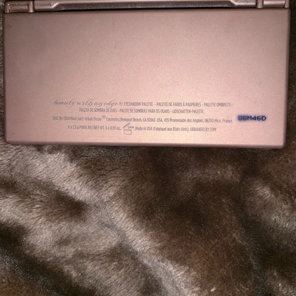 Naked 2 basics eyeshadow palette